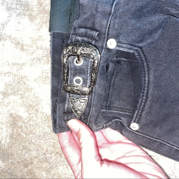 BLANKNYC The Bleeker Straight-leg Black Jeans - Picture 4 of 4